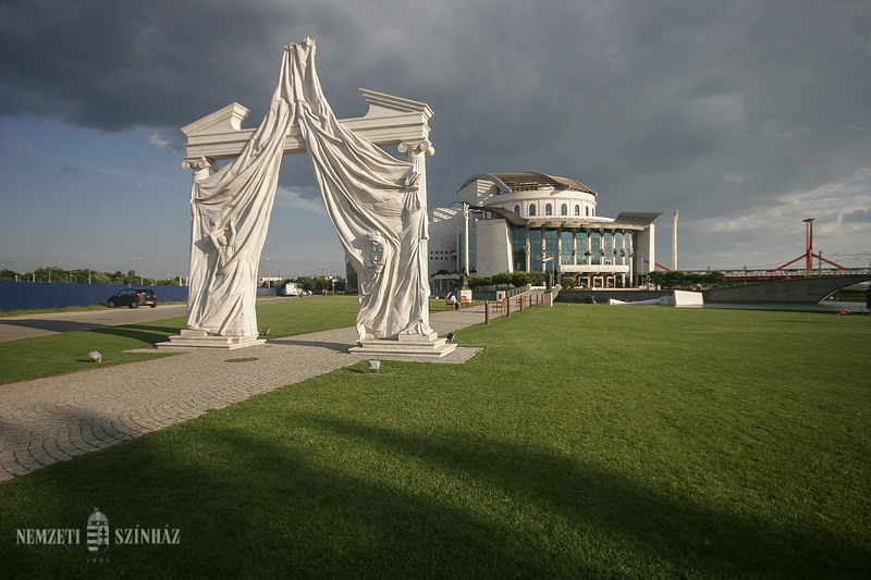 Naczionalen teatar budimpeshta 1.jpg