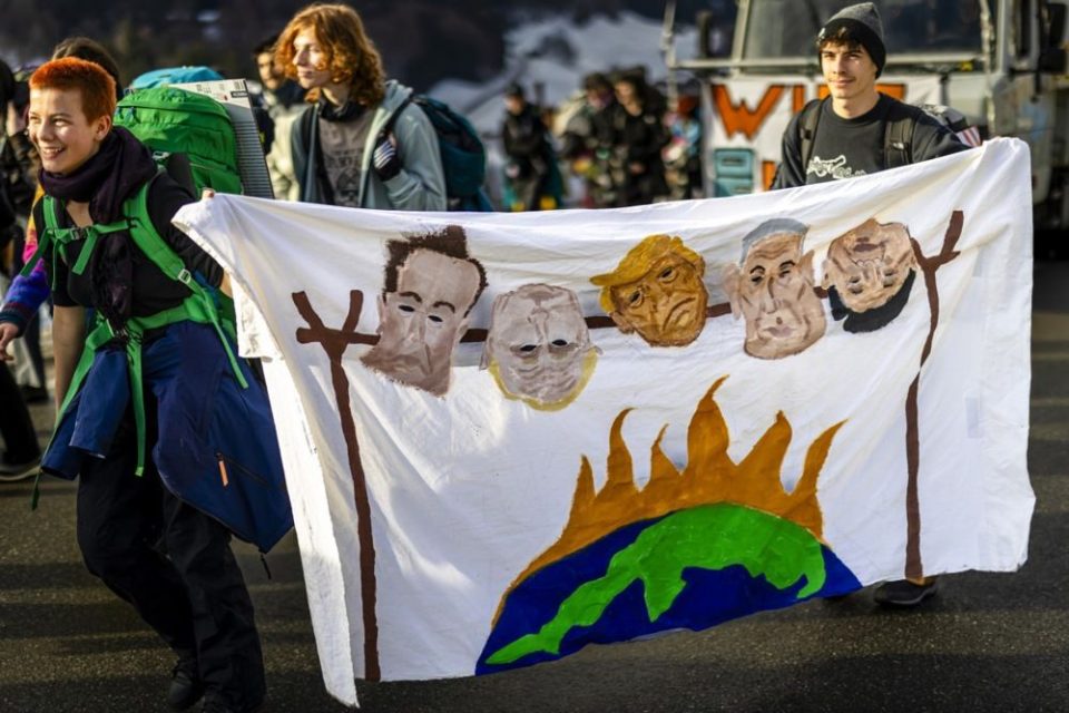 Davos protesti.jpg