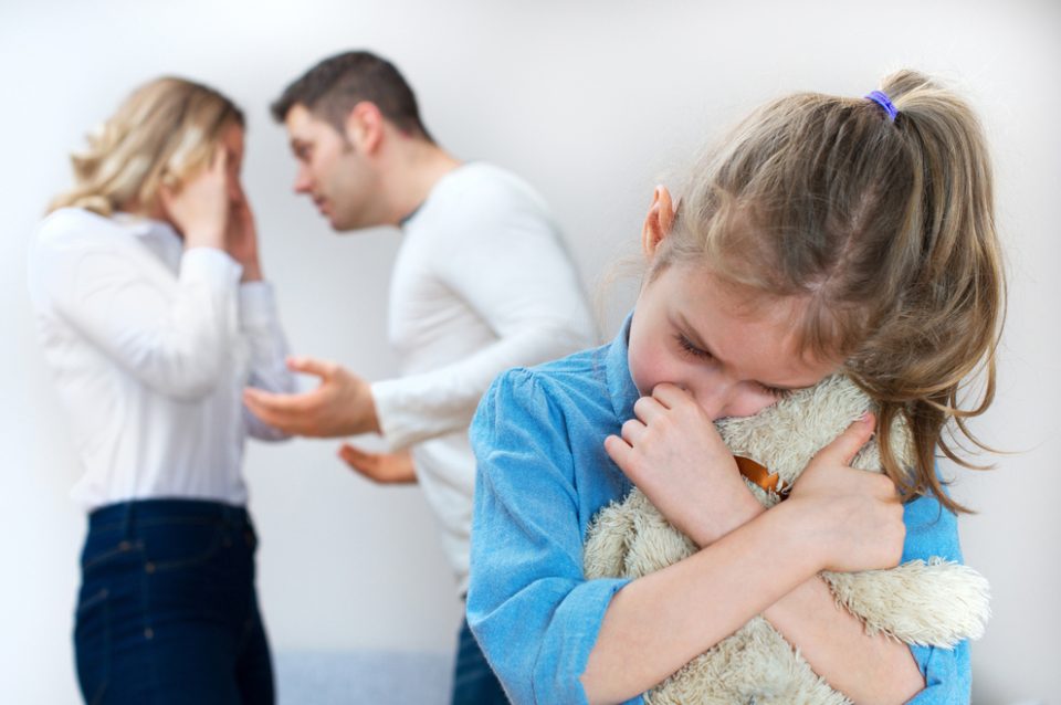 Kako razvod braka utjece na djecu book evangelizacija 990x658 1.jpg