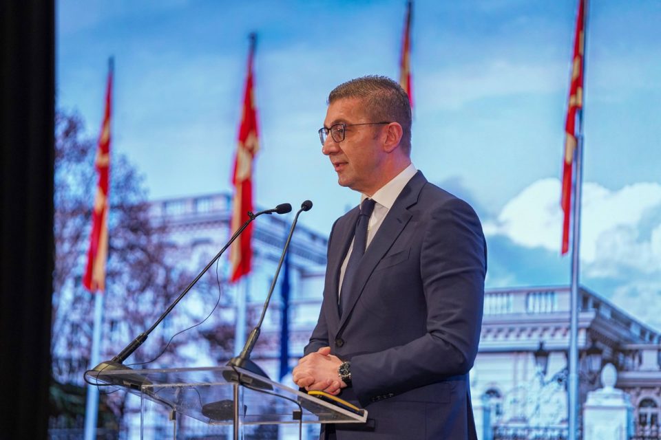 86049c64 d6a0 4241 df80 0a5ce7f6b6ef.jpg