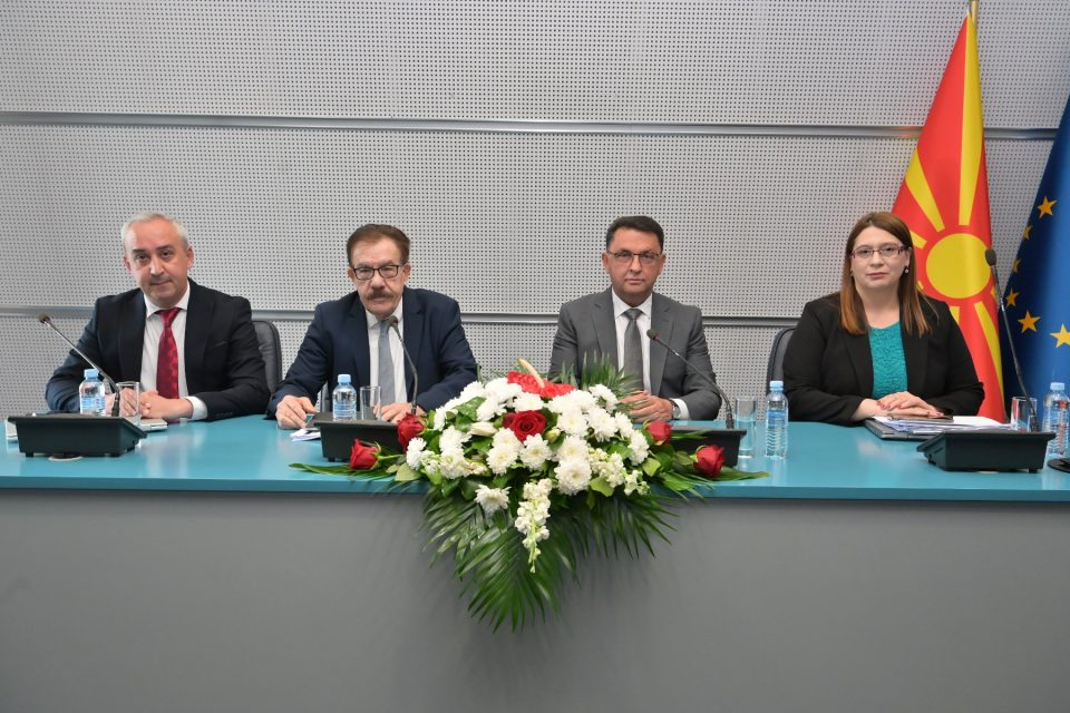 Pres konferencija nb.jpg