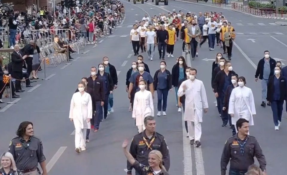 30 godini nezavisnost defile 2.jpg
