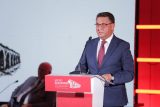 Obrakane na guvernerot na konferenczija mikrobalkans.jpg