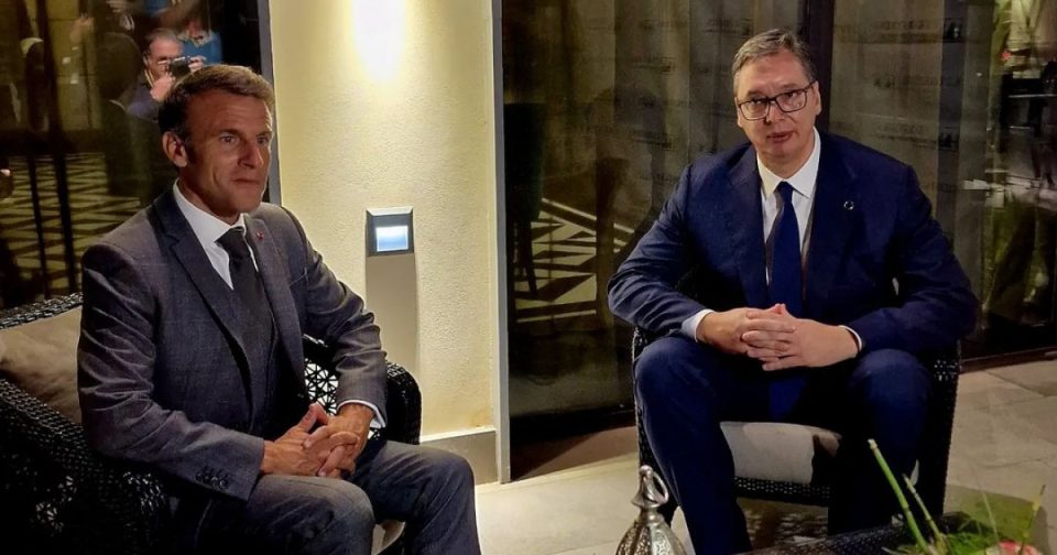 Vucic i makron.jpg