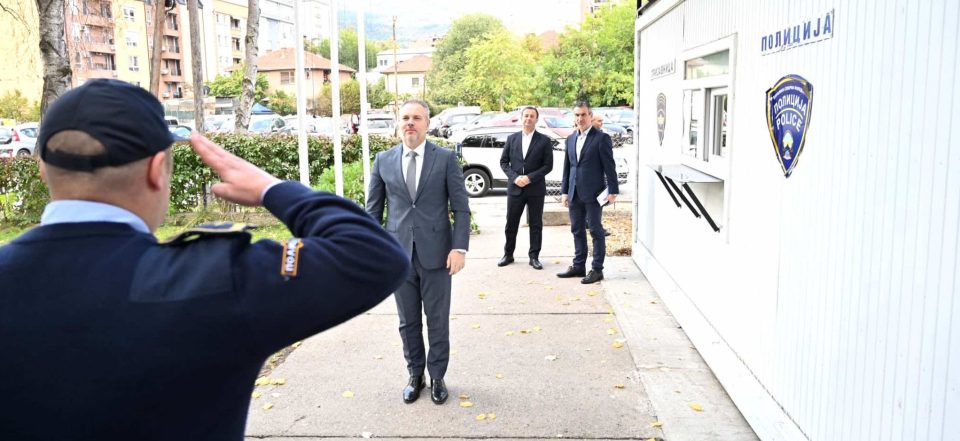 Direktorot janev vo rabotna poseta na oddelenieto za bezbednost image.jpg